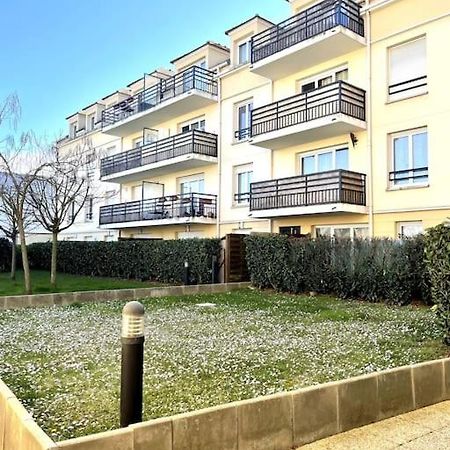 サン・トゥアン・ロモヌGrand F3 A 30Mn De Paris - Terrasse + Parking Priveアパートメント エクステリア 写真